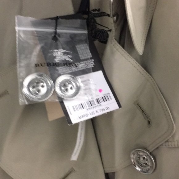 Burberry trench coat - Picture 3 of 7